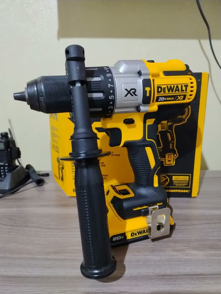 foto de Parafusadeira e Furadeira de Impacto 13mm 20V DEWALT DCD996 Com 3 Velocidades
