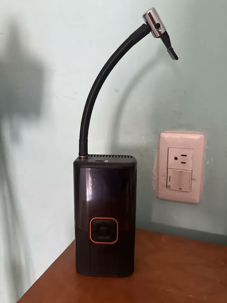 foto de Calibrador Compressor De Ar Portátil 150 Psi Para Pneus Carro Moto Bicicleta Bolas