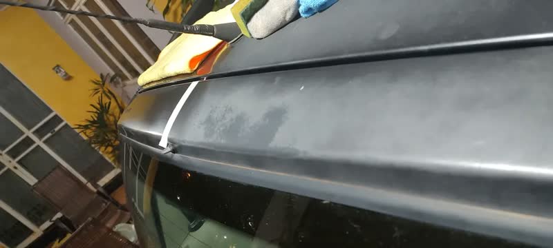 foto de Cera Líquida Automotiva Vonixx Cleaner Wax 500ml Carros Escuros