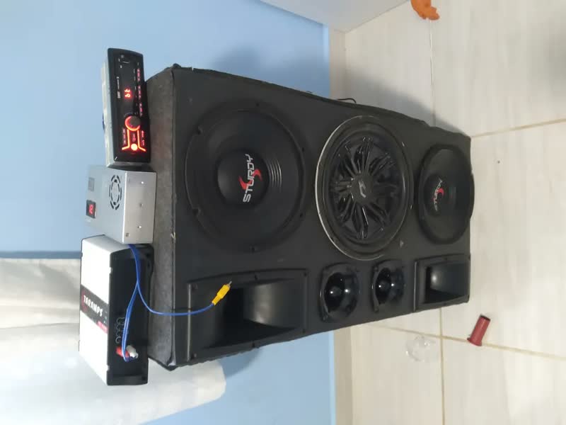 foto de Módulo Amplificador Taramps HD 3000 3000W RMS para Som Automotivo 2 Ohms