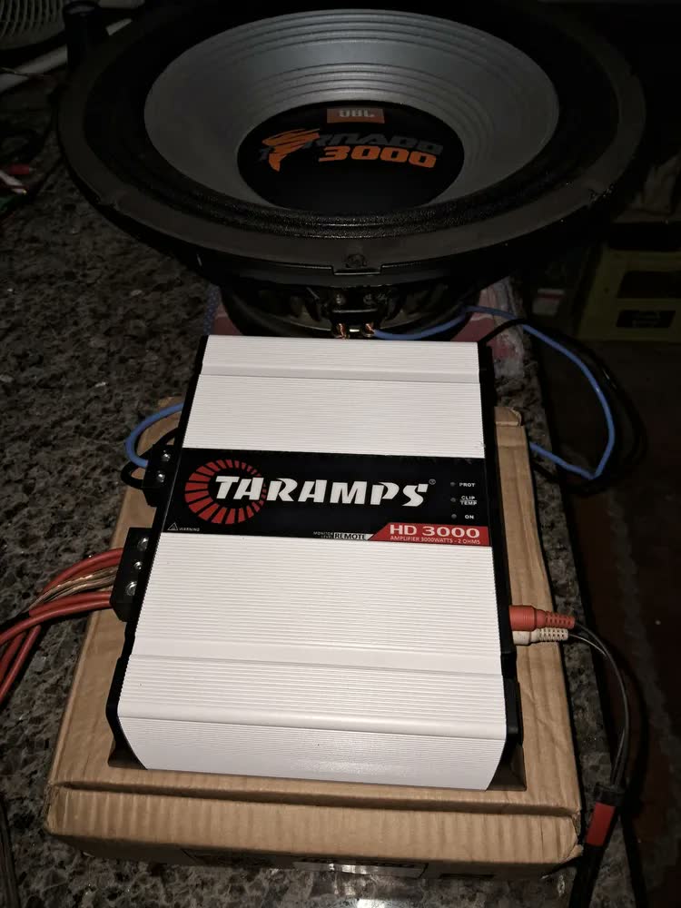 foto de Módulo Amplificador Taramps HD 3000 3000W RMS para Som Automotivo 2 Ohms