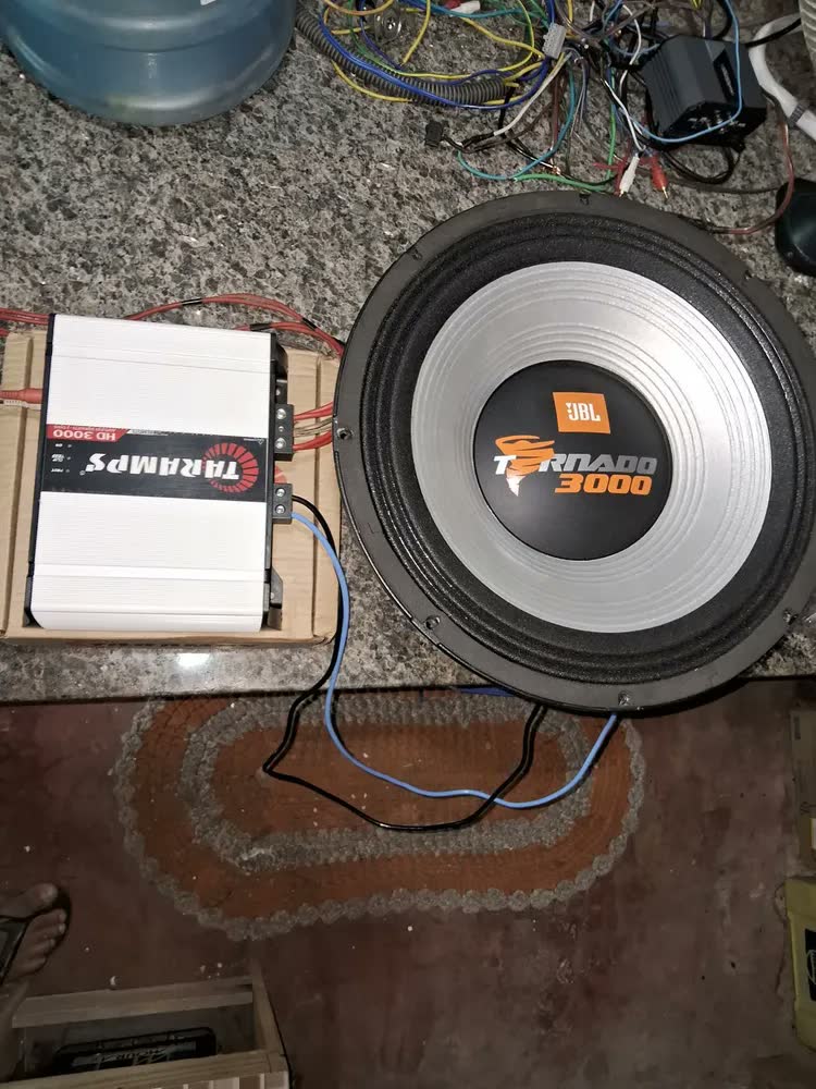 foto de Módulo Amplificador Taramps HD 3000 3000W RMS para Som Automotivo 2 Ohms