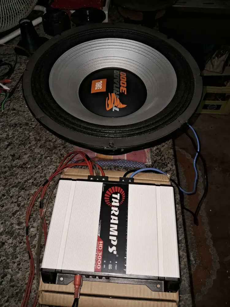 foto de Módulo Amplificador Taramps HD 3000 3000W RMS para Som Automotivo 2 Ohms