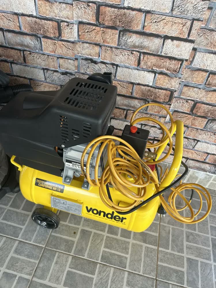 foto de Compressor De Ar 6,5 Pés 25 Litros 2 Hp Mcv25 - Vonder