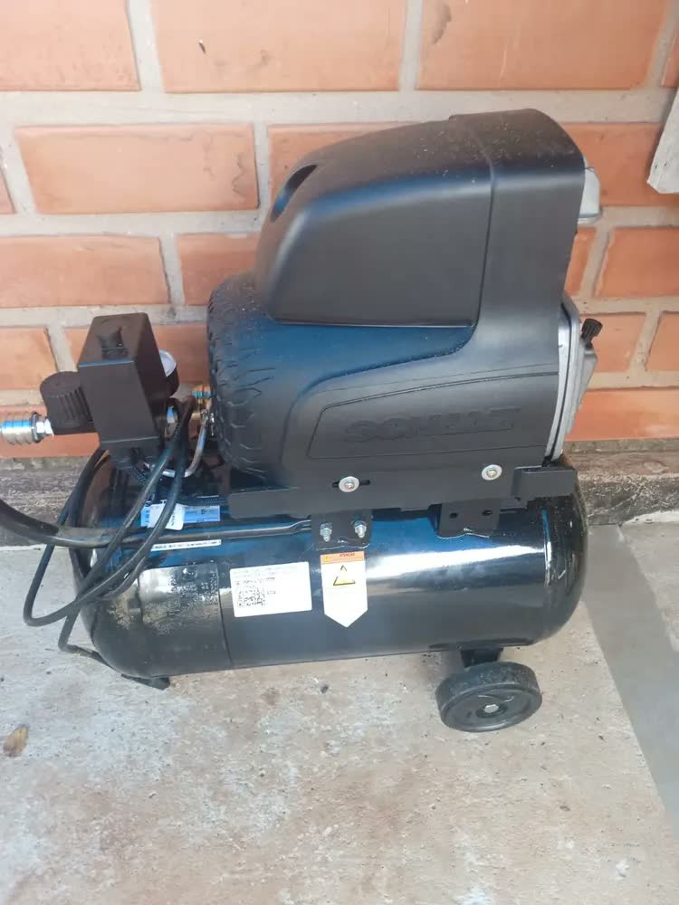 foto de Compressor De Ar Pratiko Csi 8,6/ 25 Litros 2hp Schulz