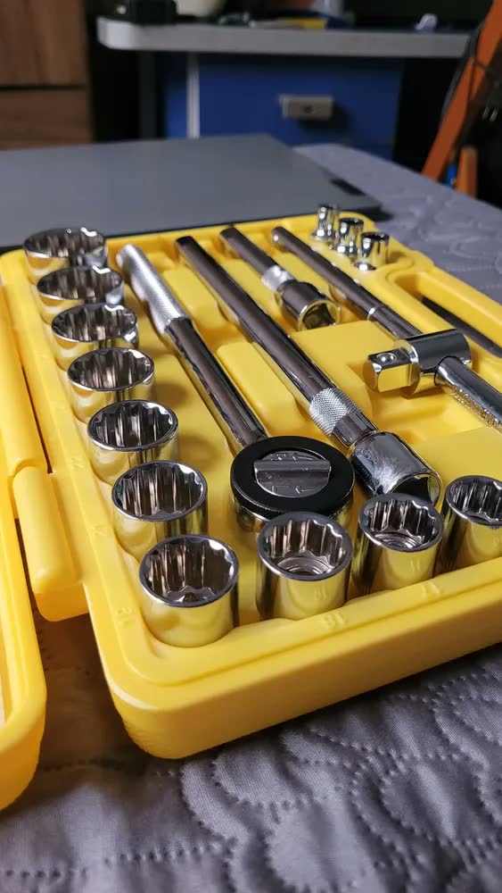 foto de Jogo Kit de Ferramentas Manuais Chave Catraca 1/2 8 a 32mm BCS022 The Black Tools Cor Amarelo