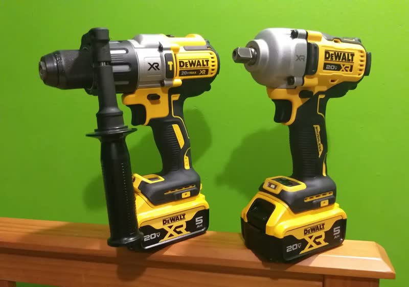 foto de Chave De Impacto Dewalt DCF892B-B3 1/2 20V Brushless Sem Bateria