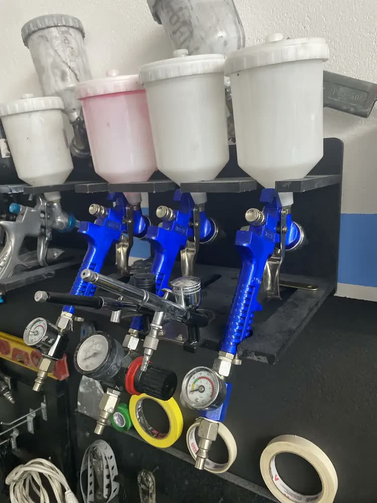 foto de Pistola De Pintura Hvlp 827 Bico 1.4mm Kit Com 3 Wwsoldas Cor Azul Não se aplica