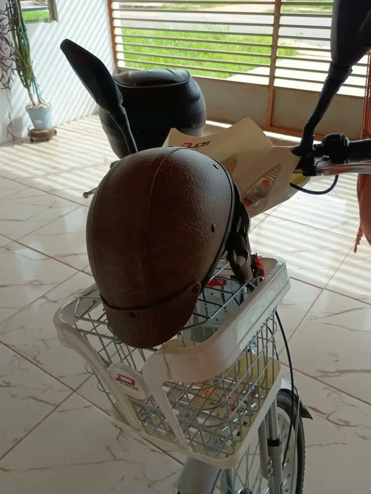 foto de Capacete Bike Ciclismo Moto Scooter Elétrica Unissex Adulto