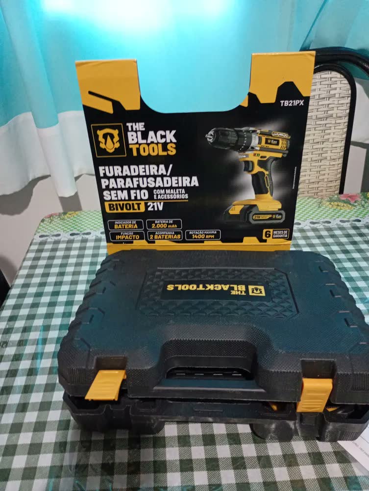 foto de Parafusadeira Furadeira De Impacto The Black Tools Profissional TB-21PX 2 Baterias Com Maleta 60Hz Amarelo