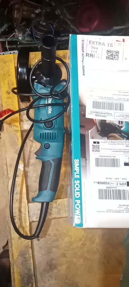 foto de Esmerilhadeira Angular 5 1050w 11000rpm M9002b Makita Cor Azul