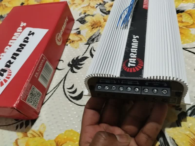 foto de Amplificador Taramps TS 1200X4 1200W de Potência 4 Canais Estéreo para Som Automotivo