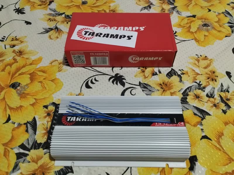 foto de Amplificador Taramps TS 1200X4 1200W de Potência 4 Canais Estéreo para Som Automotivo