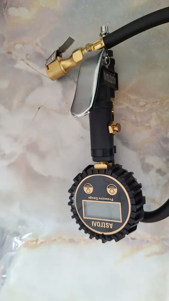 foto de Manômetros analógicos Digital de Pressão de Pneu com Inflador AstroAI (3-250 PSI,Resolução de Display 0.1),Mangueira de Ar de Alta Resistência e Acessórios para Compressor