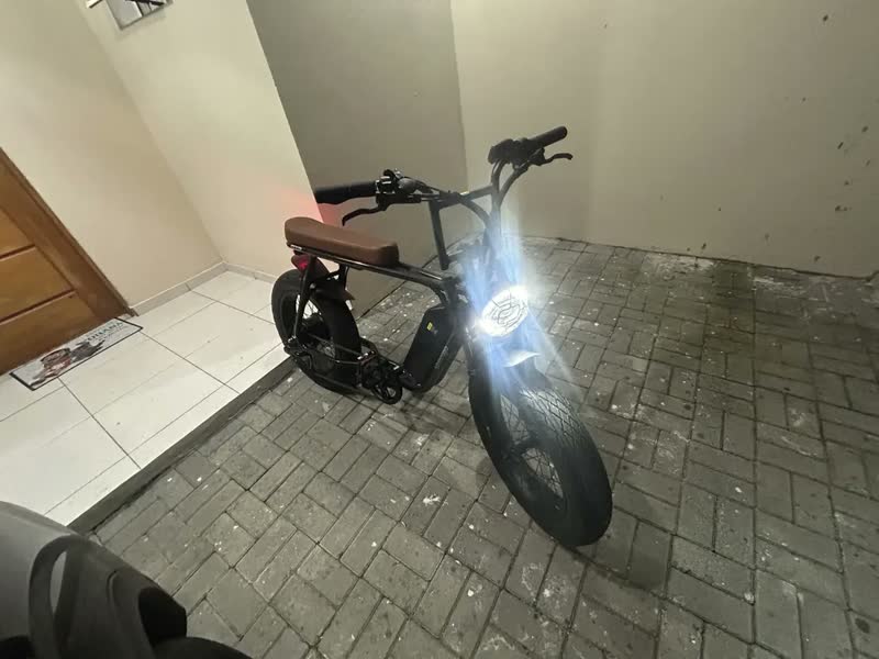 foto de Bicicleta Elétrica Streetgo S12 750w Alumínio 48v 32km/h 15ah Freios Hidráulicos