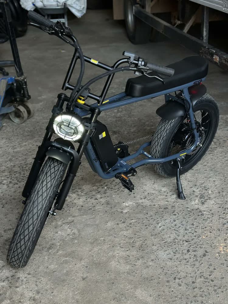 foto de Bicicleta Elétrica Streetgo S12 750w Alumínio 48v 32km/h 15ah Freios Hidráulicos