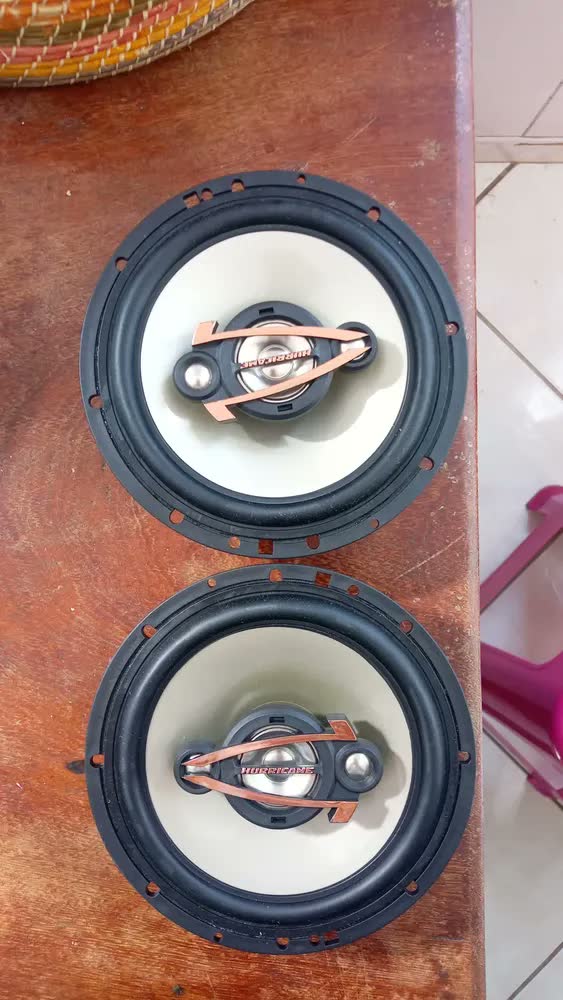 foto de Alto Falante 6 Polegadas Hurricane Qr6 Platino 160w Rms Cor Grafite E Preto