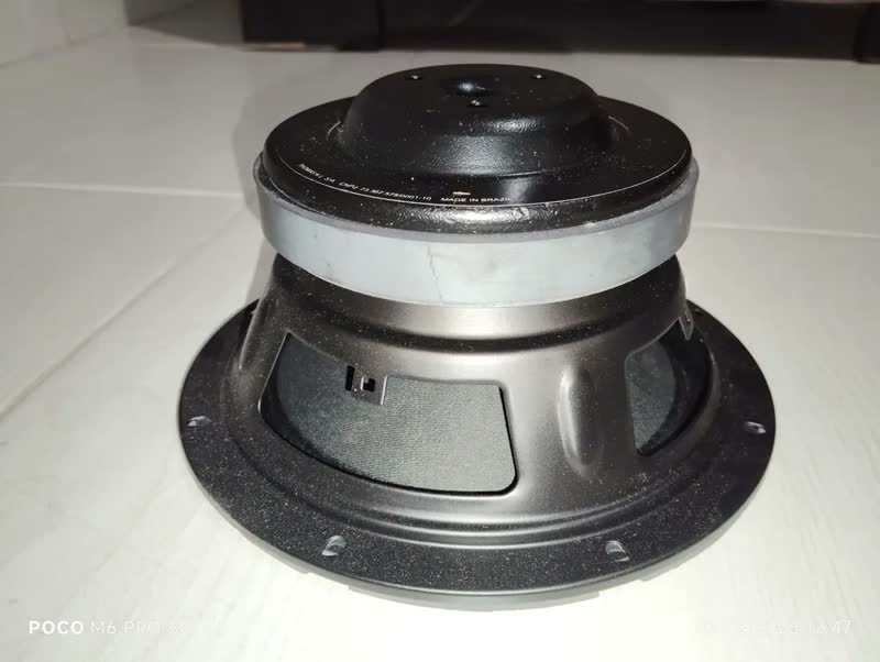 foto de Subwoofer Bomber 8 Pol B-one 200w Rms 4 Ohms Alto Falante