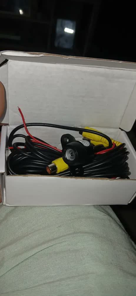 foto de Câmera De Visão Traseira Veicular 2em1 Com Furação Borboleta Câmera De Ré Automotiva Carro Colorida Visão Noturna