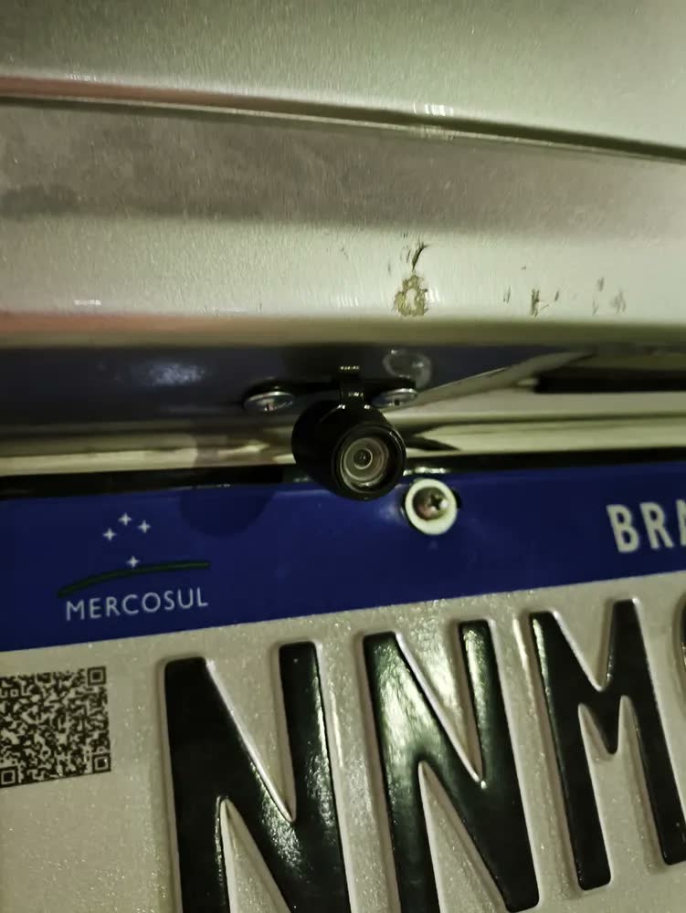 foto de Câmera De Visão Traseira Veicular 2em1 Com Furação Borboleta Câmera De Ré Automotiva Carro Colorida Visão Noturna