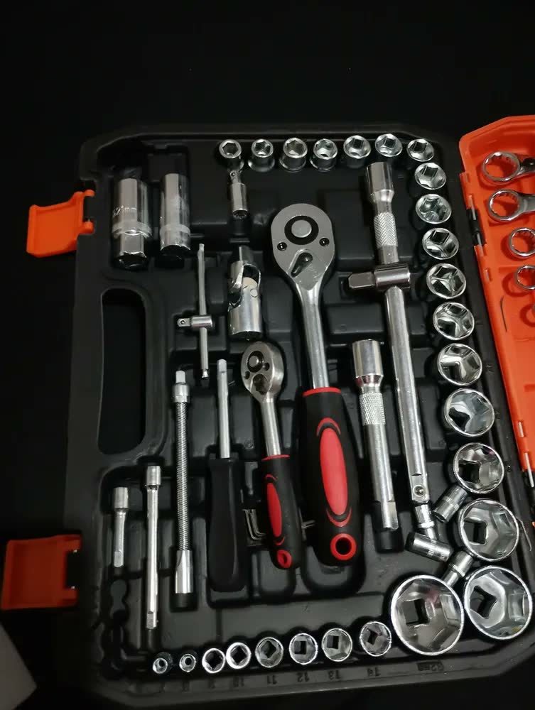 foto de Jogo Soquete Chave Combinada Catraca Kit 61 Pcs Com Maleta