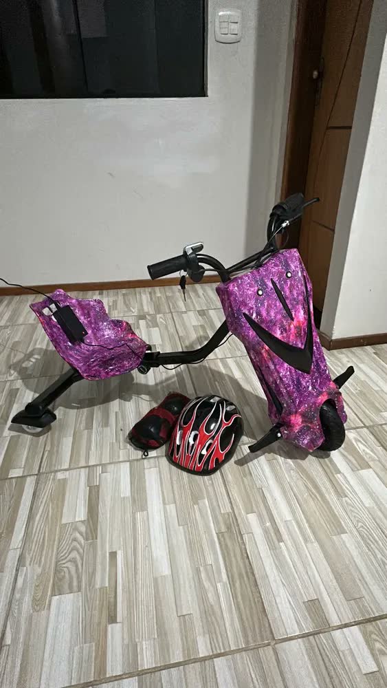 foto de Triciclo Elétrico Drift Patinete 250w Bluetooth Led