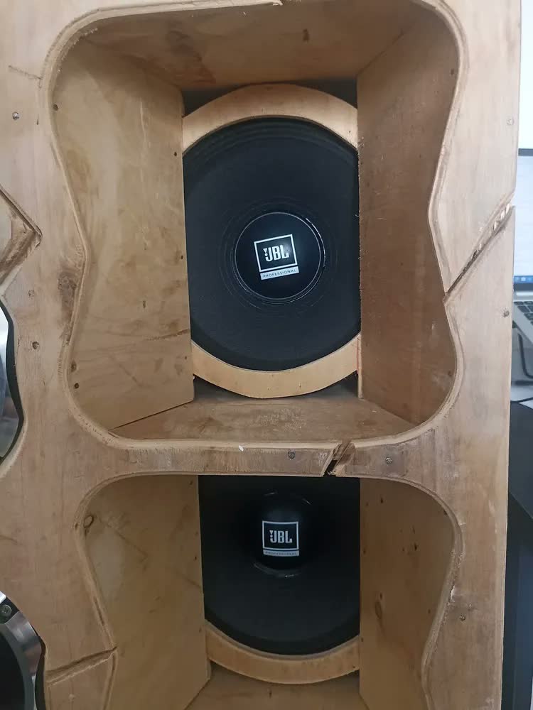 foto de Alto Falante Woofer Profissional 10pwx 250w Rms 8 Ohms Jbl Cor Preto
