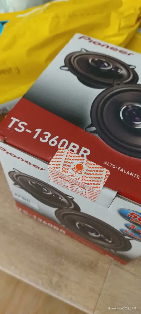foto de Par Alto Falante Pioneer 5 Polegadas Ts1360br Universal Cor Preto
