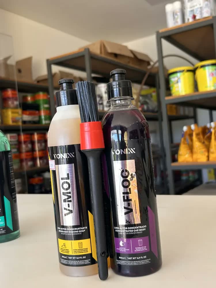 foto de Shampoo Automotivo Neutro Concentrado Vonixx V-Floc V-Mol 500ml