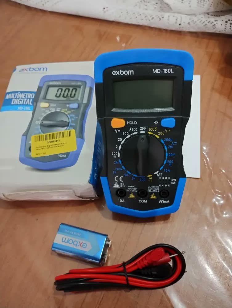 foto de Multimetro Digital Para Testar Bateria De Lancha Jet Ski Barco Motor Nautico Voltimetro Medidor De Tensao Com Tela LCD Iluminação Teste