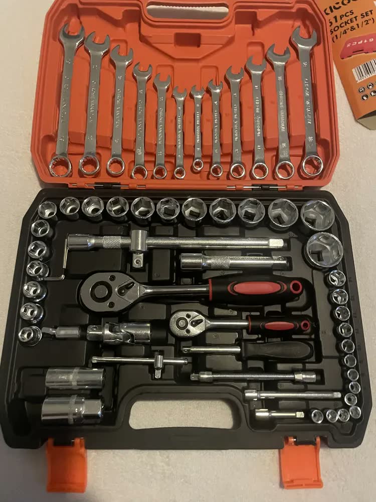 foto de Jogo Soquete Chave Combinada Catraca 61 Pcs C/ Maleta Cor Sortido