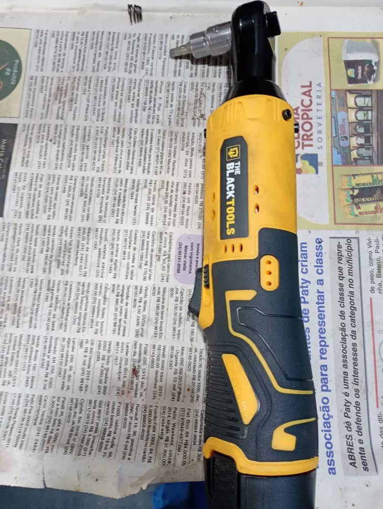 foto de Chave Catraca A Bateria Sem Fio 12v 3/8 Pol 45 Nm BCC120 The Black Tools 110V/220V