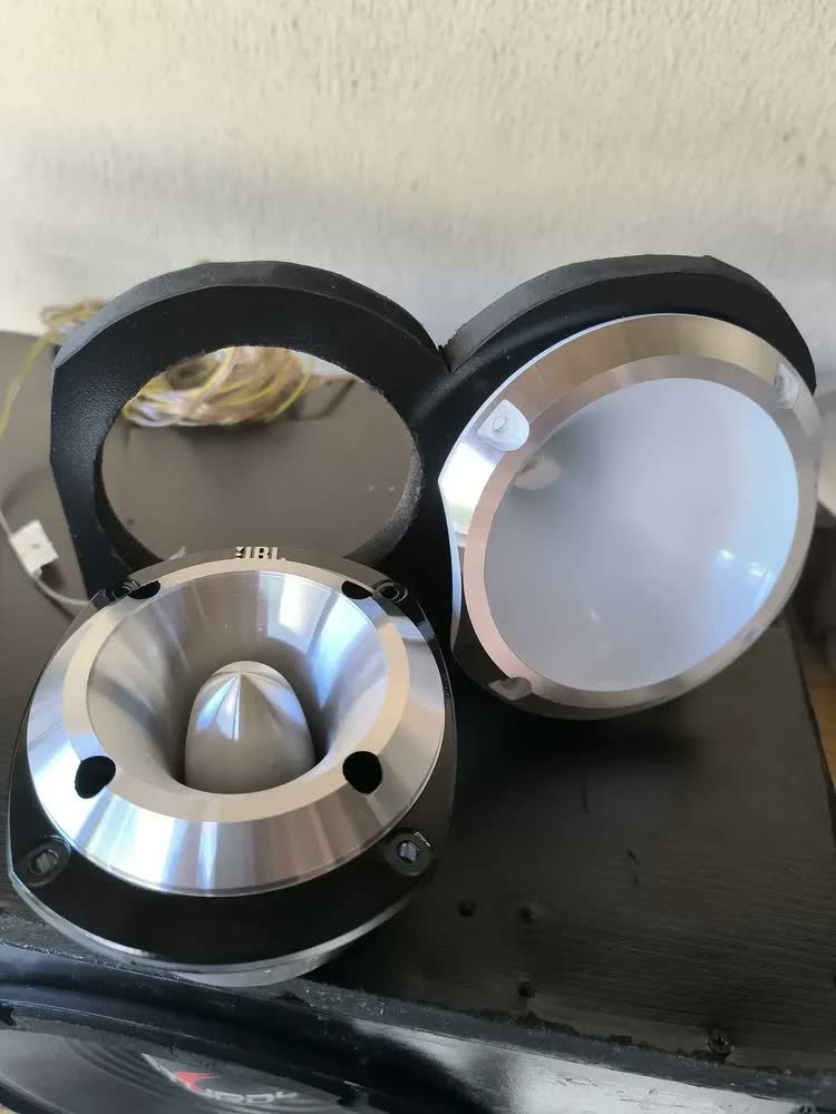 foto de Super Tweeter Profissional Selenium Jbl St400 Trio 150w Rms Cor Cromado
