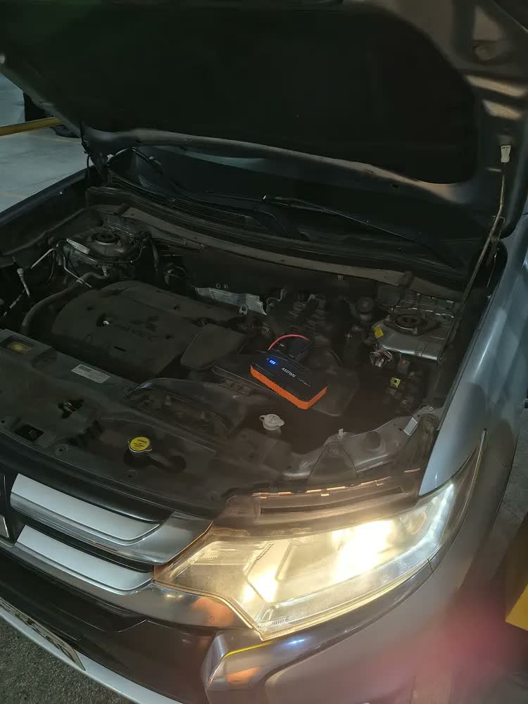 foto de Arrancador de Bateria Portátil AstroAI 1500A,Auxiliar Partida Bateria,suporte carregador carro eletrico,carregador carro eletrico,Inteligente Emergência Portátil Veicular Para Carros e Motores