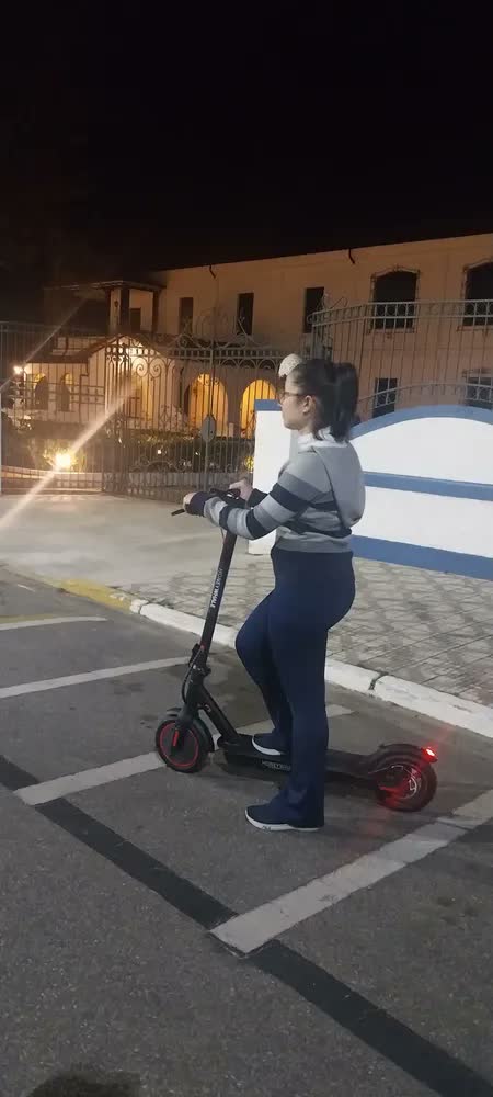 foto de HONEYWHALE M2 Pro Patinete Eletrico Adulto, 500W Scooter Elétrica, Velocidade Máxima de 32 KM/H, 22 KM de Autonomia, Honey Whale com App Bluetooth (36V 7.8AH)