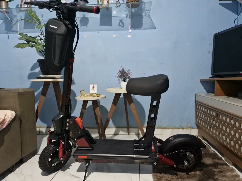 foto de Honeywhale C1 Patinete Elétrico Adulto, 980w Scooter Eletrica, Autonomia 40km (max), Velocidade 45km/h (max), 150 Kg Capacidade Máxima De Carga, Honey Whale, Com Modo De Cruzeiro, Cor Vermelho