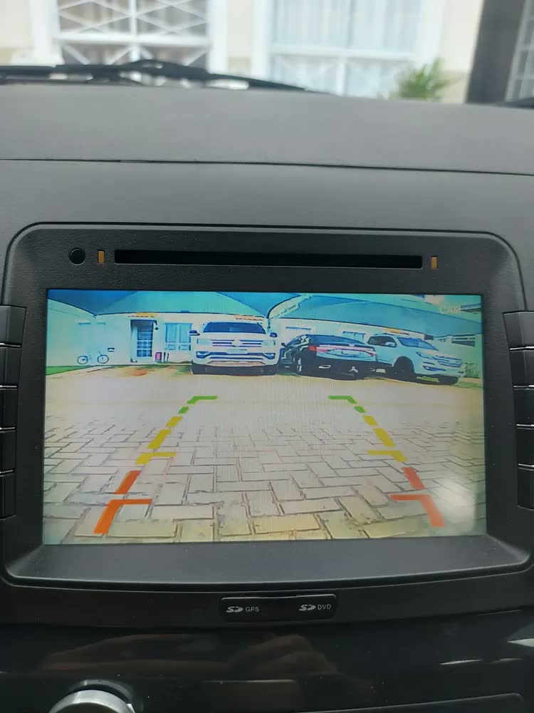 foto de Câmera De Re Automotiva 8 Leds Hd Infravermelho Visão Noturna Colorida Universal Veicular Carro Borboleta 2 Em 1 A Prova D'agua Gurumania