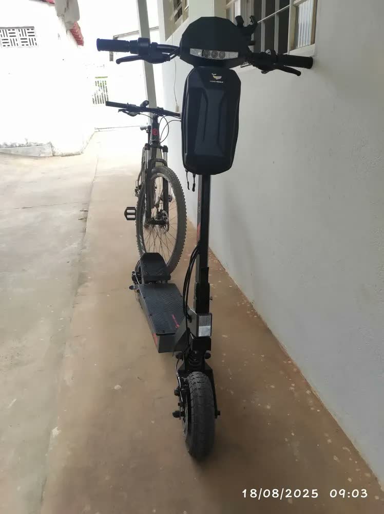 foto de Honeywhale H2 Patinete Elétrico Dobrável Para Adultos, Motor De 1200w (máx), Velocidade Máxima De 50 Km/h, Autonomia De 50 Km, Bateria De 15ah, Honey Whale Scooter Eletrica Com Dupla Suspensão Cinza
