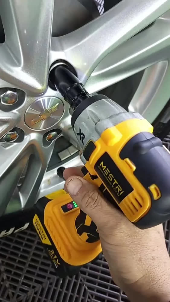 foto de Chave de Impacto MESTRI M-21V Brushless a Bateria 21V de 4Ah com 2 Baterias e Maleta