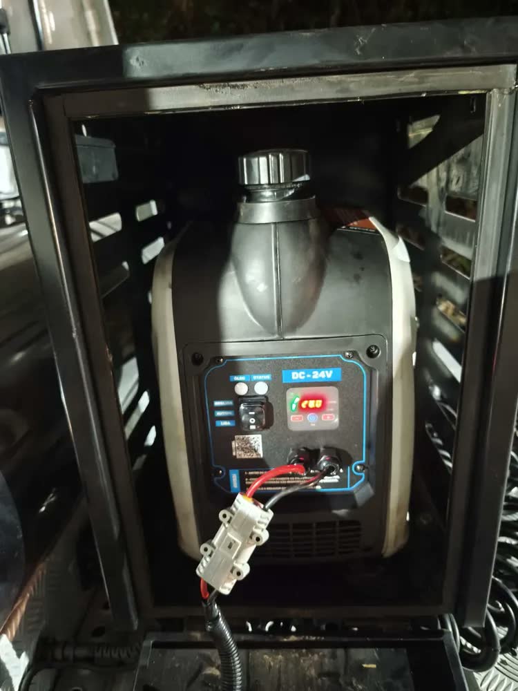 foto de Gerador Automotivo De Energia 24v 2000w Portatil Caminhão van motorhome