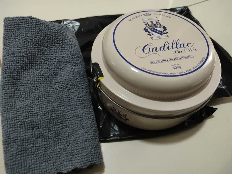 foto de Kit Cera Hard Wax Cadillac 300g + Flanela Pano Microfibra