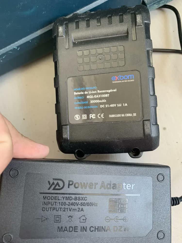 foto de Esmerilhadeira Elétrica Angular Sem Fio Profissional Com 2 Baterias Several Importados Azul 50/60hz