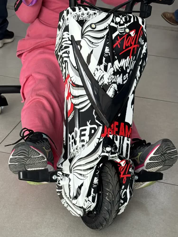 foto de Triciclo Elétrico Drift Com Led 3 Velocidades 250w Bluetooth