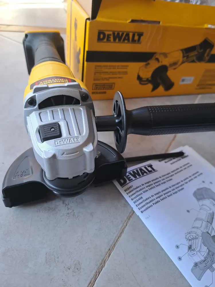 foto de Esmerilhadeira Bateria 20v Brushless 115mm Dewalt Dcg408b