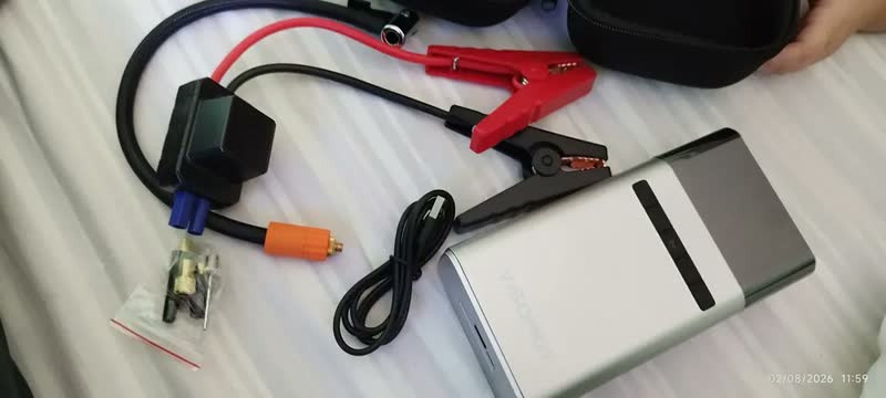foto de Vigomot Auxiliar Partida Bateria Veicular Portátil Com Compressor Ar Emergência, Inflação Rápida 150psi, Power Bank 10000mah, Com Bolsa De Transporte