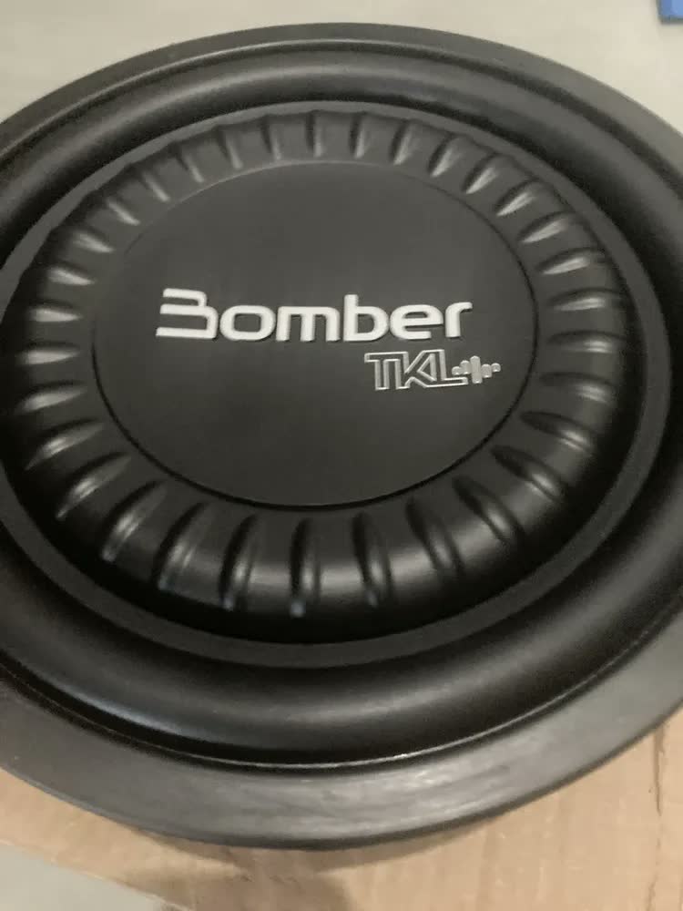 foto de Subwoofer Bomber Slim Tkl 10 Polegadas 400w Rms 4 Ohms Preto