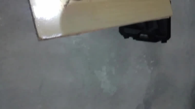 foto de Parafusadeira Furadeira Impacto The Black Tools C/2 Baterias Amarelo E Preto 60hz