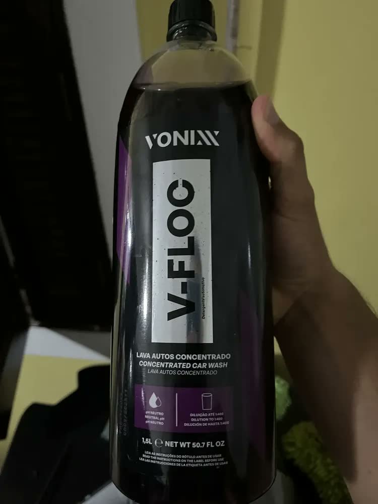 foto de Shampoo Automotivo Vonixx V-FLOC 1,5L + Toalha + Luva Microfibra