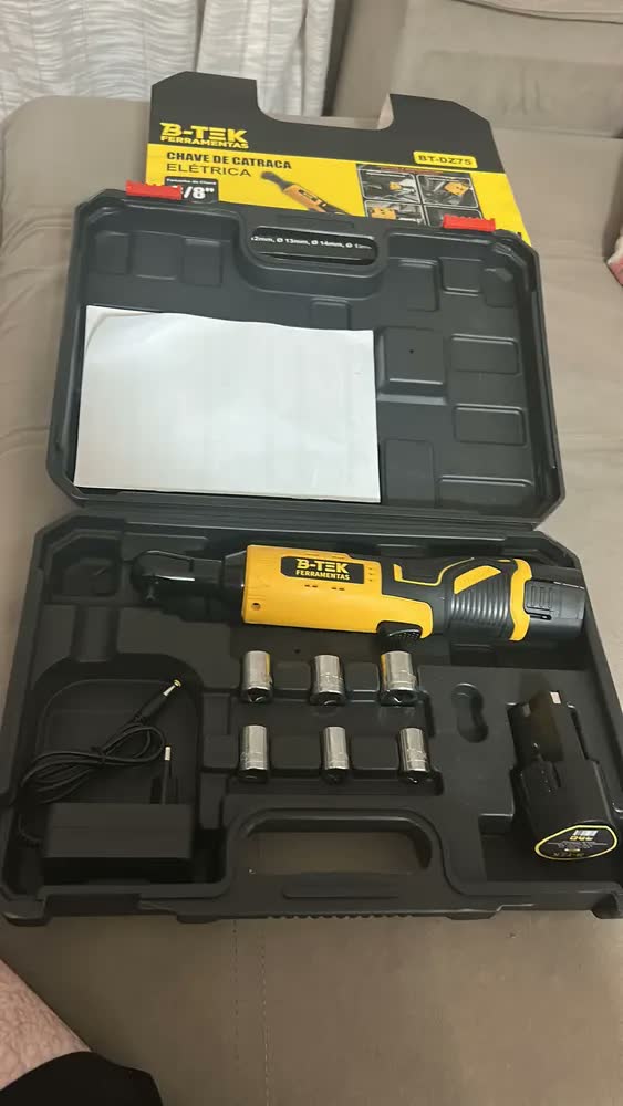 foto de Kit Chave De Catraca Eletrica 3/8 Portátil 12v 2 Baterias 110/220v Bivolt Kit Completo + Soquetes Torquímetro Profissional