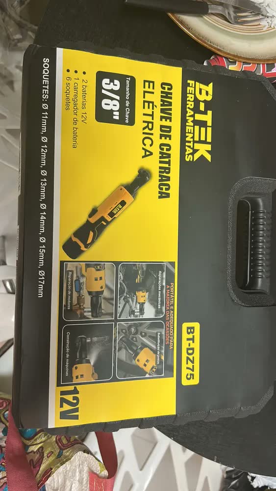 foto de Kit Chave De Catraca Eletrica 3/8 Portátil 12v 2 Baterias 110/220v Bivolt Kit Completo + Soquetes Torquímetro Profissional